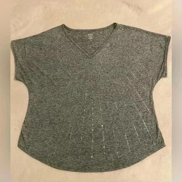 Ana V neck short sleeve in gray with black & white with sequins women’s size med - Picture 1 of 5